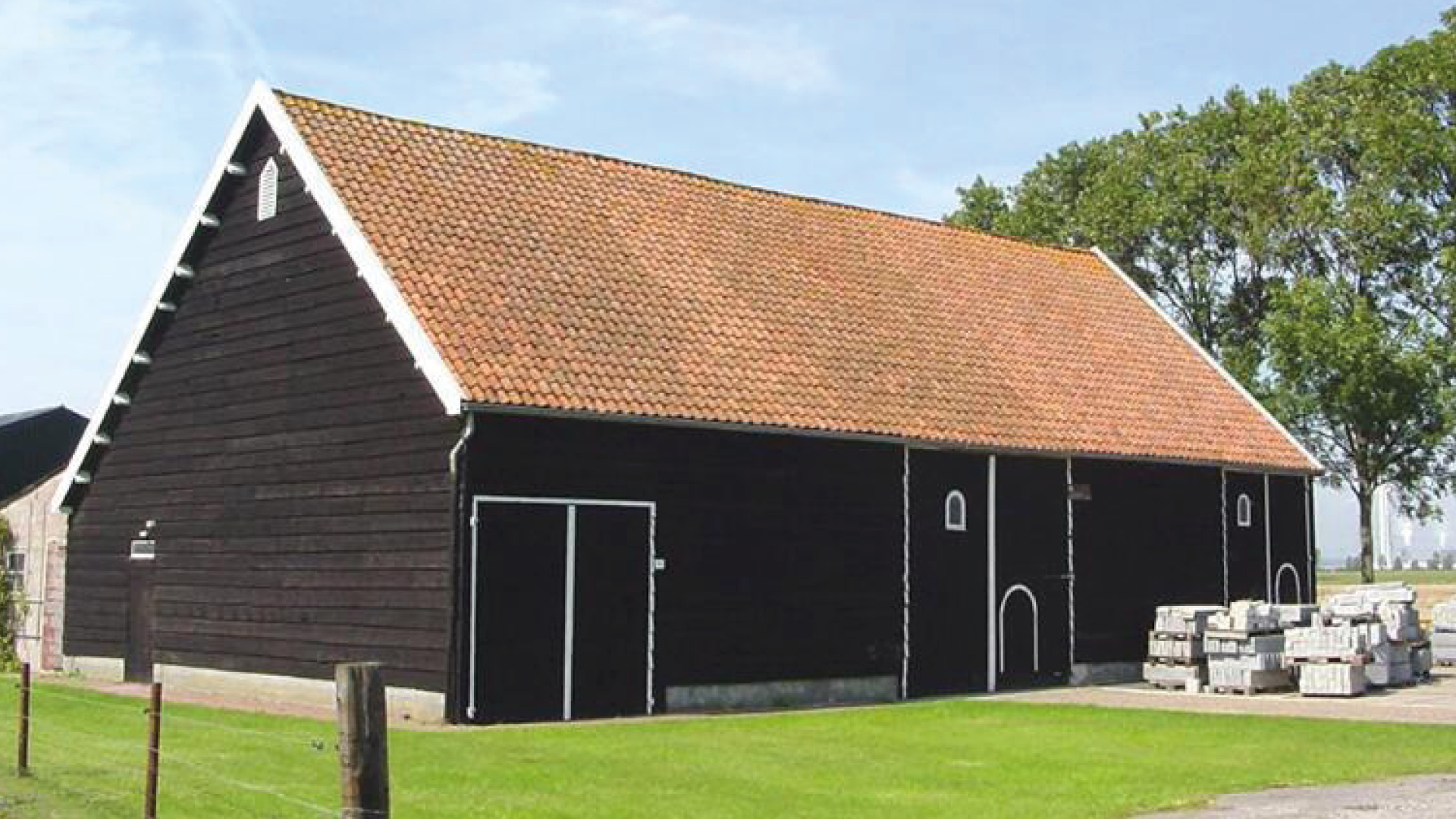 Zeeuwse schuur in het Zeeuwse landschap